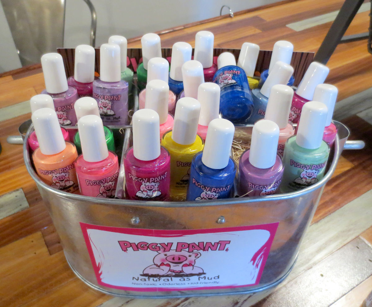 BELLA SOFA nail polish